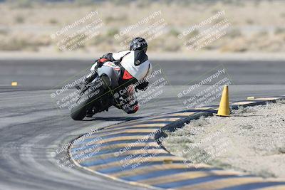 media/Dec-01-2025-Moto Forza (Mon) [[2daa91e15f]]/1-Advanced Group/Session 2 Turn 11 Backside/